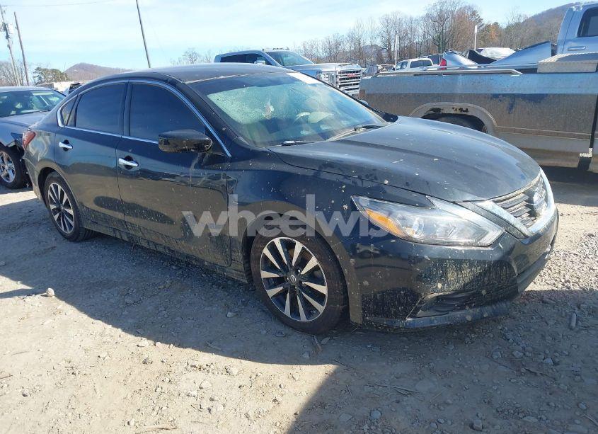 2018 Nissan Altima 2.5 SV (VIN 1N4AL3AP2JC208086) main photo