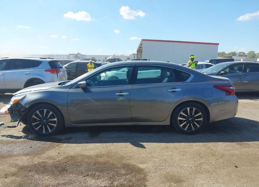 Photo 15 of 2018 Nissan Altima 2.5 SV (VIN 1N4AL3AP2JC212414)