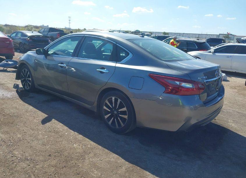 Photo 3 of 2018 Nissan Altima 2.5 SV (VIN 1N4AL3AP2JC212414)