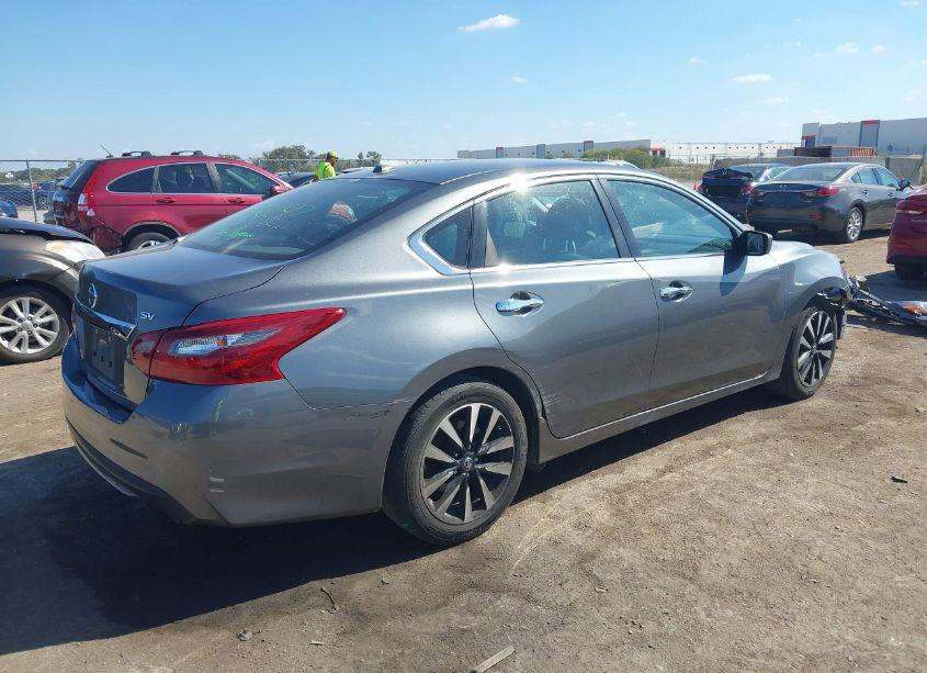 Photo 4 of 2018 Nissan Altima 2.5 SV (VIN 1N4AL3AP2JC212414)