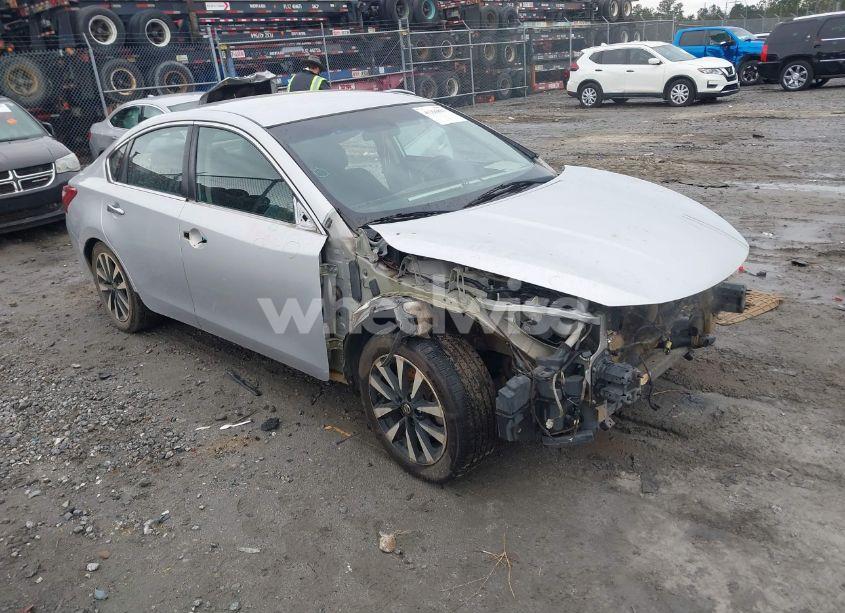 2018 Nissan Altima 2.5 SV (VIN 1N4AL3AP2JC217029) main photo