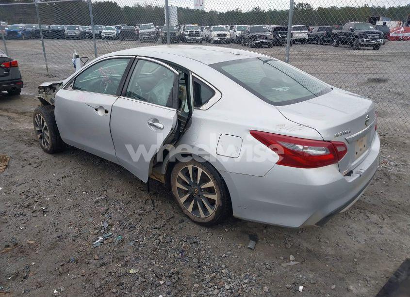 Photo 3 of 2018 Nissan Altima 2.5 SV (VIN 1N4AL3AP2JC217029)