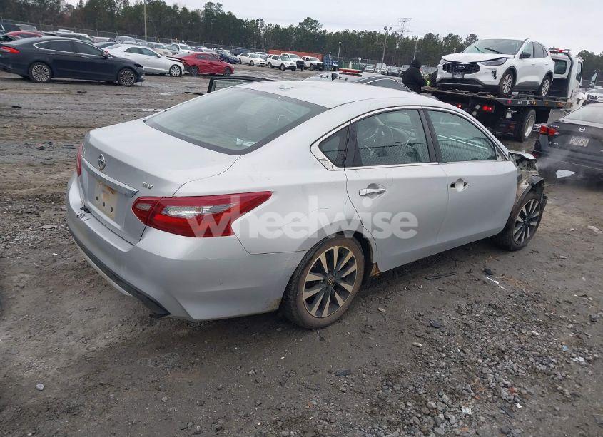 Photo 4 of 2018 Nissan Altima 2.5 SV (VIN 1N4AL3AP2JC217029)