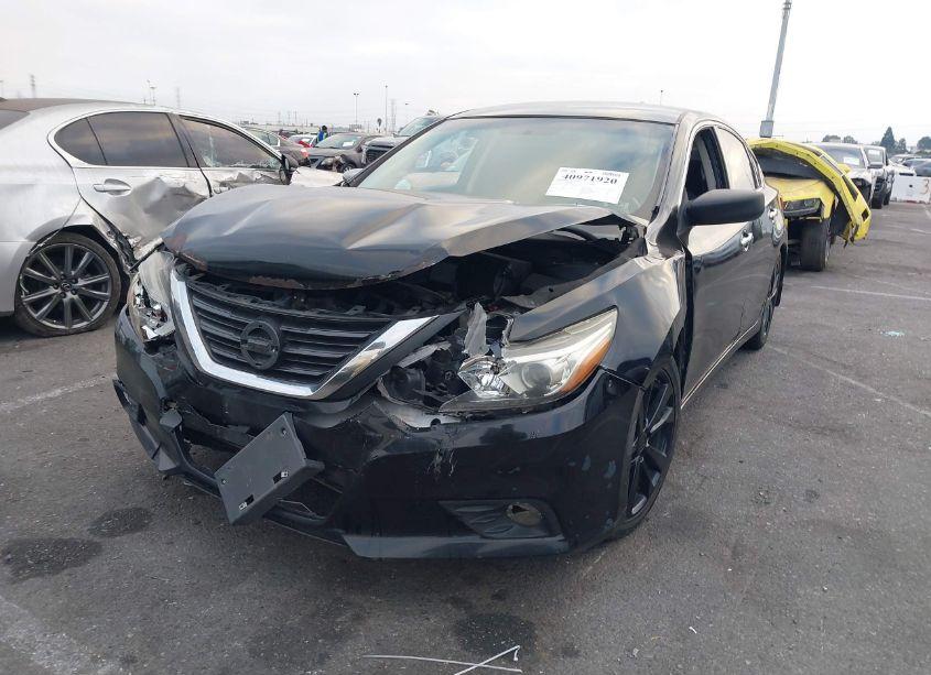 Photo 2 of 2018 Nissan Altima 2.5 SR (VIN 1N4AL3AP2JC221162)