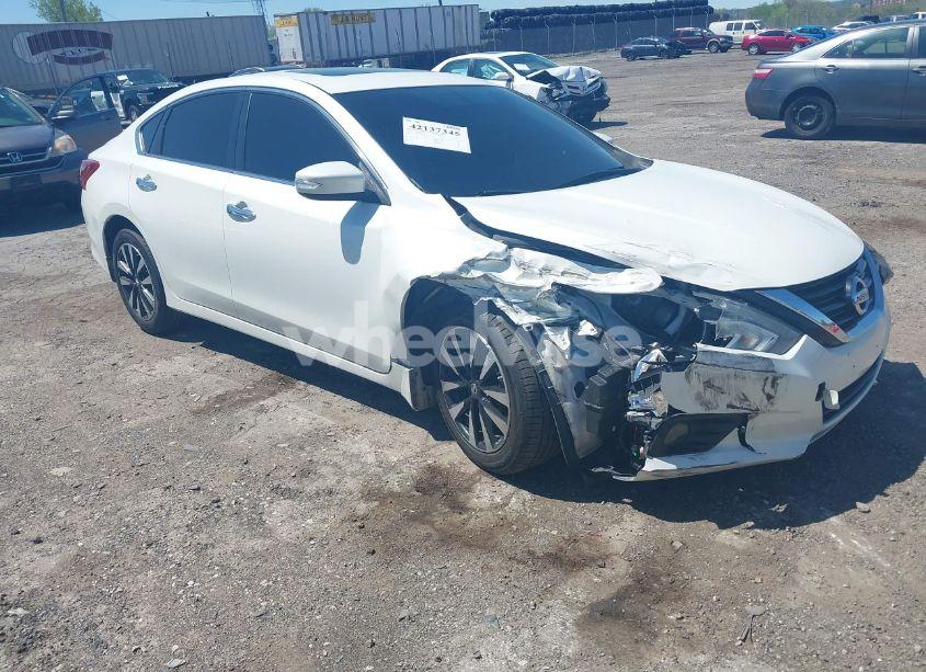 2018 Nissan Altima 2.5 SV (VIN 1N4AL3AP2JC225647) main photo