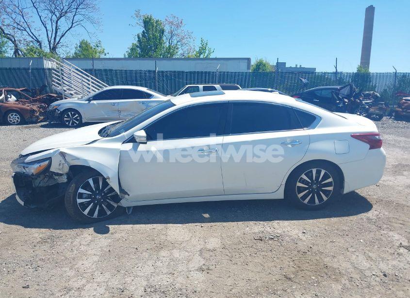 Photo 14 of 2018 Nissan Altima 2.5 SV (VIN 1N4AL3AP2JC225647)