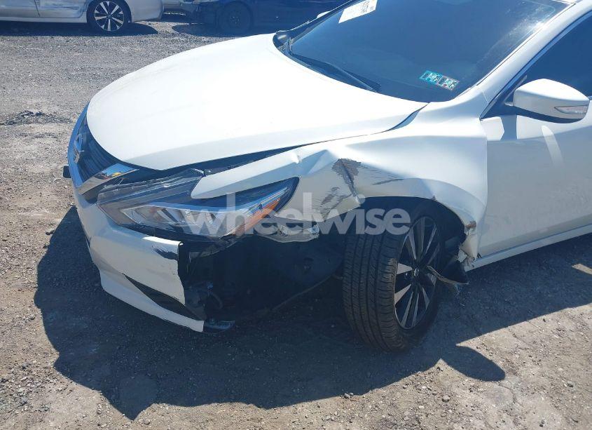 Photo 6 of 2018 Nissan Altima 2.5 SV (VIN 1N4AL3AP2JC225647)