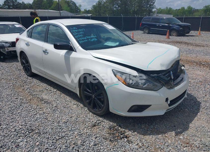 2018 Nissan Altima 2.5 SR (VIN 1N4AL3AP2JC228189) main photo