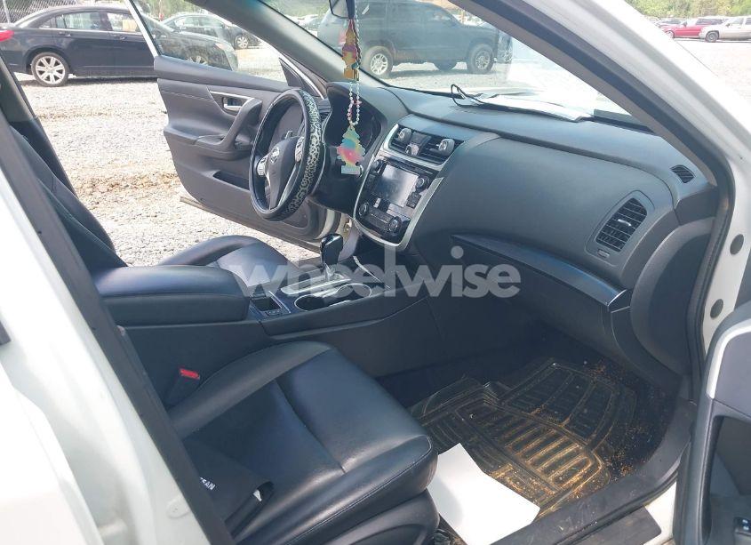 Photo 5 of 2018 Nissan Altima 2.5 SR (VIN 1N4AL3AP2JC228189)