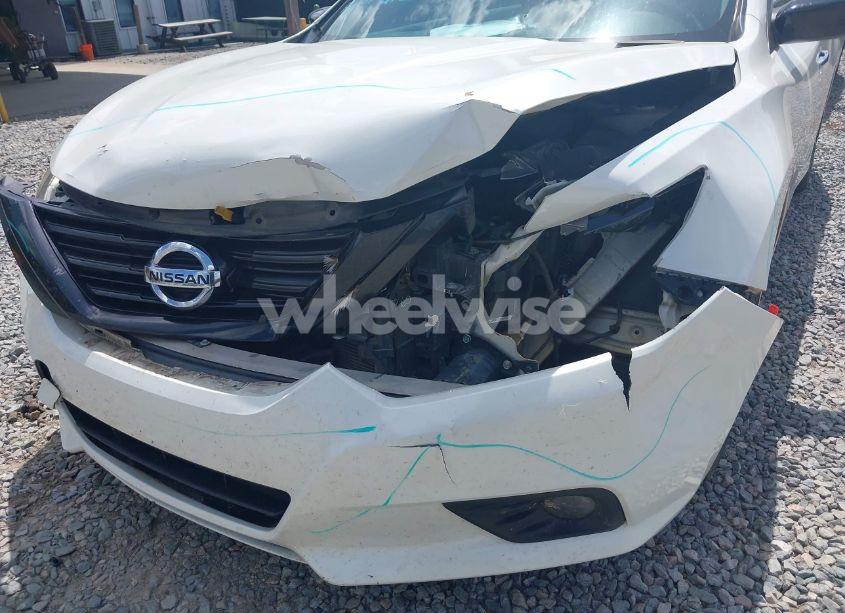 Photo 6 of 2018 Nissan Altima 2.5 SR (VIN 1N4AL3AP2JC228189)