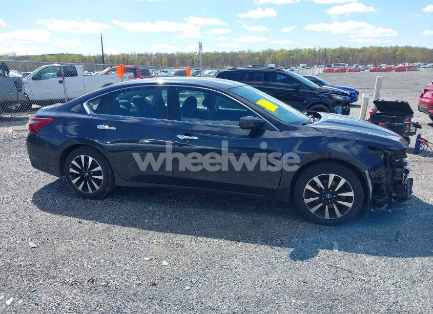 Photo 14 of 2018 Nissan Altima 2.5 SV (VIN 1N4AL3AP2JC244120)