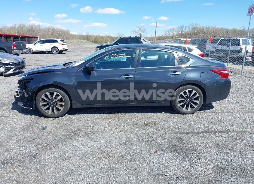 Photo 15 of 2018 Nissan Altima 2.5 SV (VIN 1N4AL3AP2JC244120)