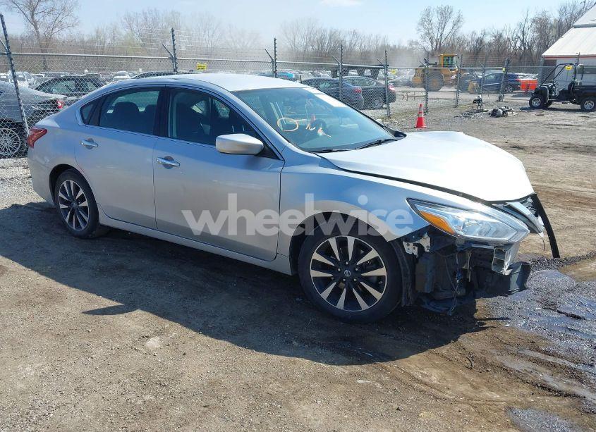 2018 Nissan Altima 2.5 SV (VIN 1N4AL3AP2JC247082) main photo