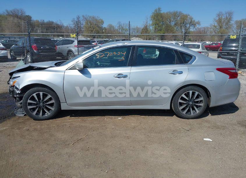 Photo 15 of 2018 Nissan Altima 2.5 SV (VIN 1N4AL3AP2JC247082)