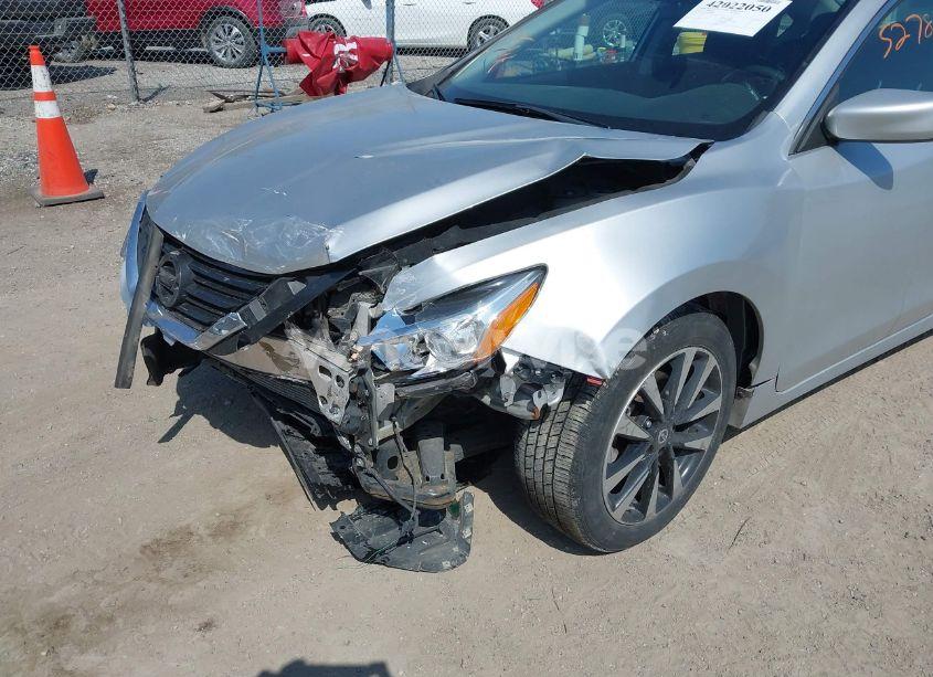 Photo 6 of 2018 Nissan Altima 2.5 SV (VIN 1N4AL3AP2JC247082)