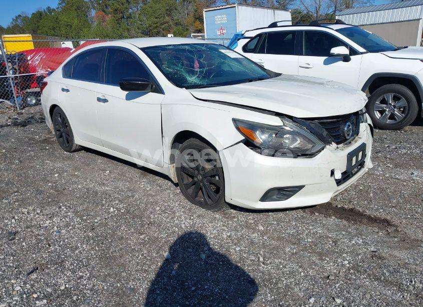 2018 Nissan Altima 2.5 SR (VIN 1N4AL3AP2JC247261) main photo