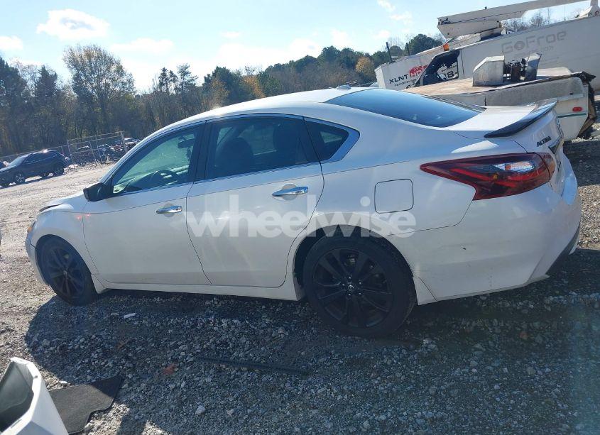 Photo 14 of 2018 Nissan Altima 2.5 SR (VIN 1N4AL3AP2JC247261)