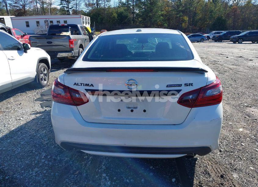 Photo 16 of 2018 Nissan Altima 2.5 SR (VIN 1N4AL3AP2JC247261)