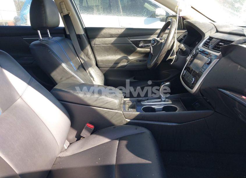 Photo 5 of 2018 Nissan Altima 2.5 SR (VIN 1N4AL3AP2JC247261)