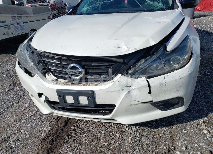Photo 6 of 2018 Nissan Altima 2.5 SR (VIN 1N4AL3AP2JC247261)