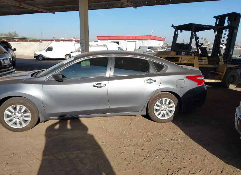 Photo 13 of 2018 Nissan Altima 2.5 S (VIN 1N4AL3AP2JC255845)