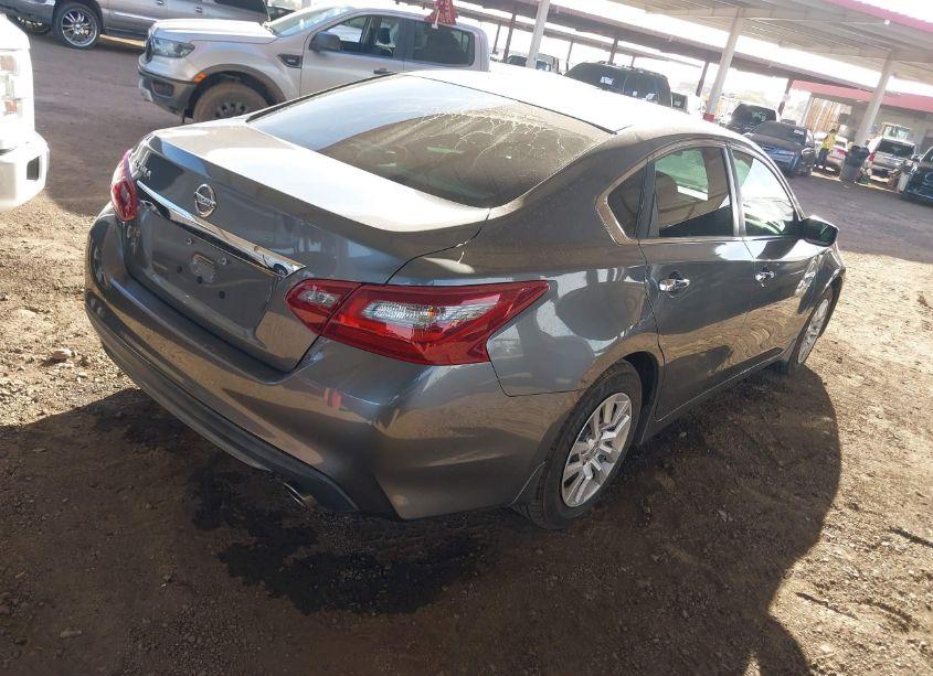 Photo 4 of 2018 Nissan Altima 2.5 S (VIN 1N4AL3AP2JC255845)