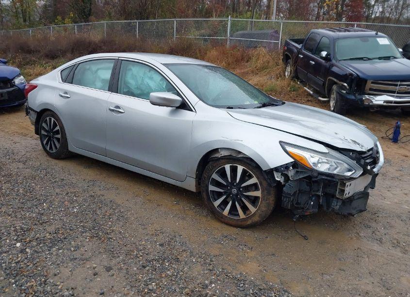 2018 Nissan Altima 2.5 SV (VIN 1N4AL3AP2JC258874) main photo