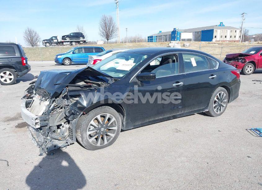 Photo 2 of 2018 Nissan Altima 2.5 SV (VIN 1N4AL3AP2JC264139)