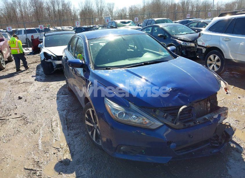 2018 Nissan Altima 2.5 SR (VIN 1N4AL3AP2JC265422) main photo