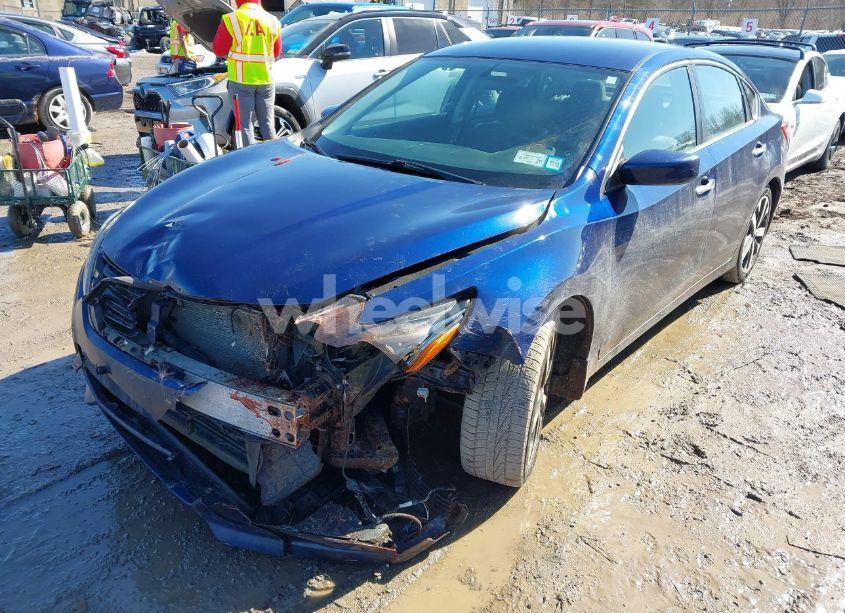 Photo 2 of 2018 Nissan Altima 2.5 SR (VIN 1N4AL3AP2JC265422)