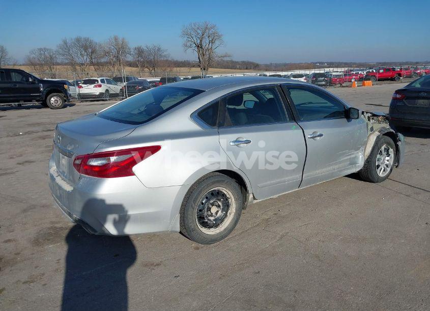 Photo 4 of 2018 Nissan Altima 2.5 S (VIN 1N4AL3AP2JC265937)