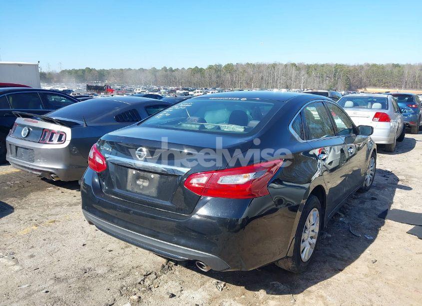 Photo 4 of 2018 Nissan Altima 2.5 S (VIN 1N4AL3AP2JC266845)