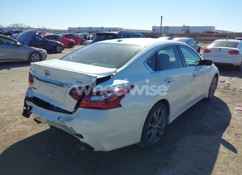 Photo 4 of 2018 Nissan Altima 2.5 SR (VIN 1N4AL3AP2JC269874)