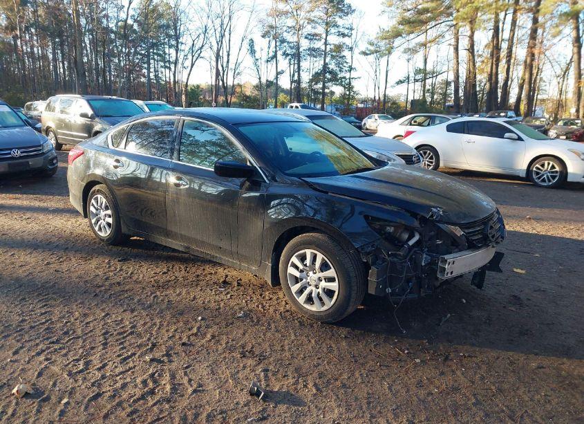 2018 Nissan Altima 2.5 S (VIN 1N4AL3AP2JC275559) main photo