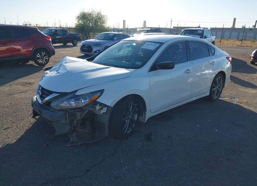 Photo 2 of 2018 Nissan Altima 2.5 SR (VIN 1N4AL3AP2JC292118)