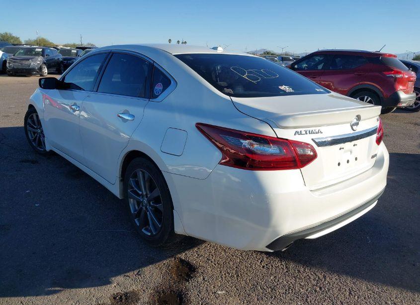 Photo 3 of 2018 Nissan Altima 2.5 SR (VIN 1N4AL3AP2JC292118)