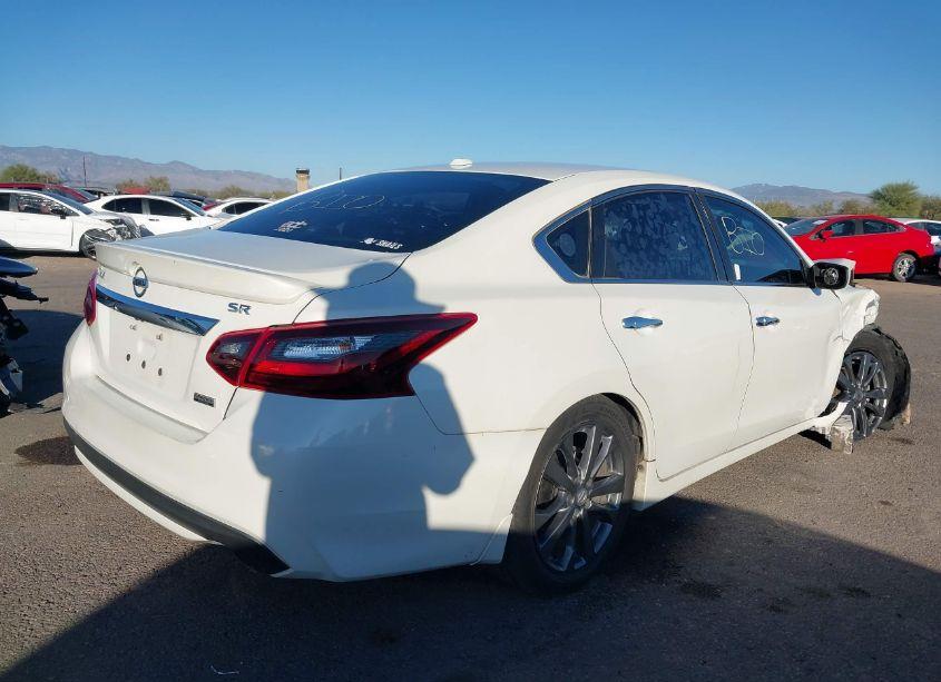 Photo 4 of 2018 Nissan Altima 2.5 SR (VIN 1N4AL3AP2JC292118)