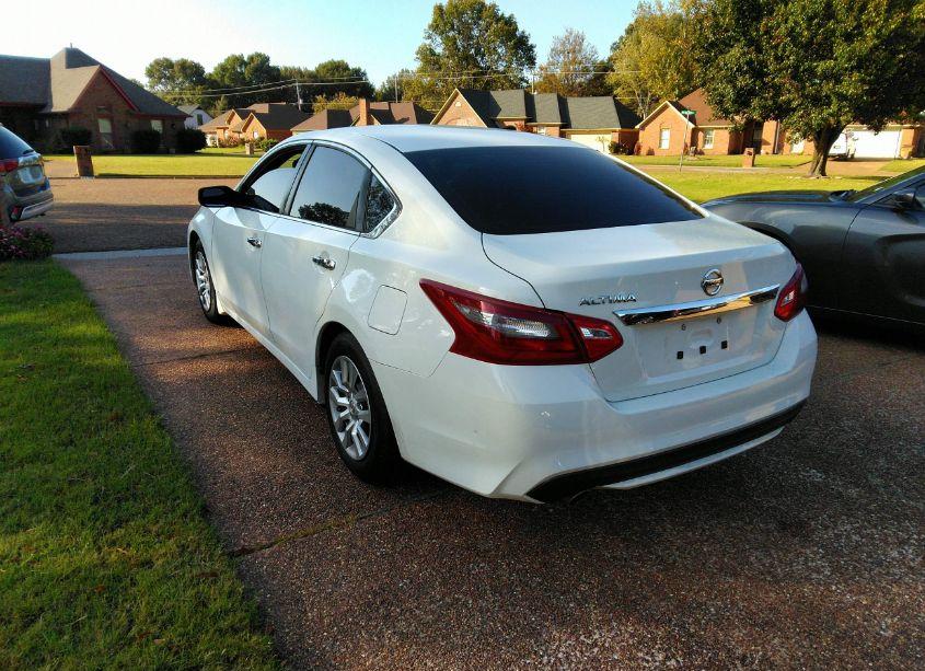 Photo 3 of 2018 Nissan Altima 2.5 S (VIN 1N4AL3AP2JC477561)