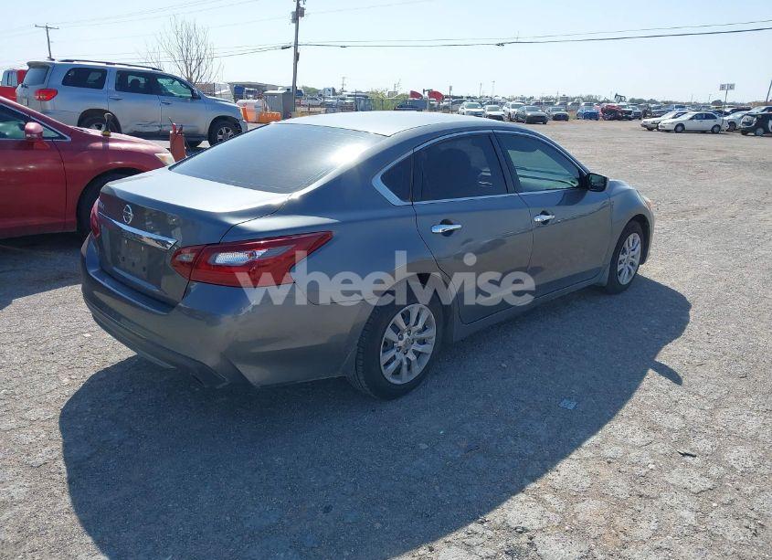 Photo 4 of 2018 Nissan Altima 2.5 S (VIN 1N4AL3AP2JC479813)