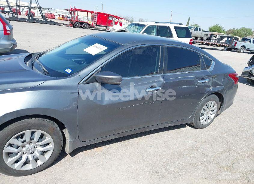 Photo 6 of 2018 Nissan Altima 2.5 S (VIN 1N4AL3AP2JC479813)