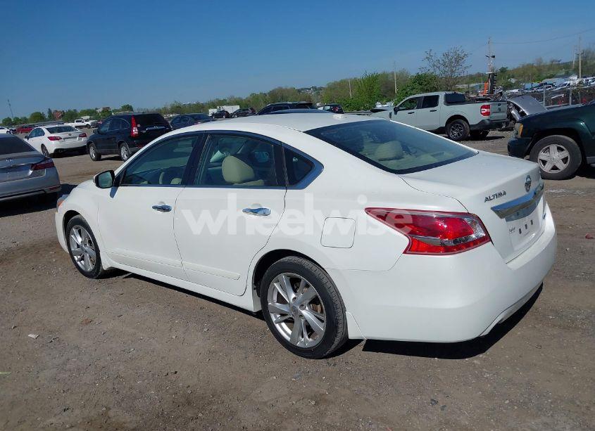 Photo 3 of 2013 Nissan Altima 2.5 SL (VIN 1N4AL3AP3DC131667)