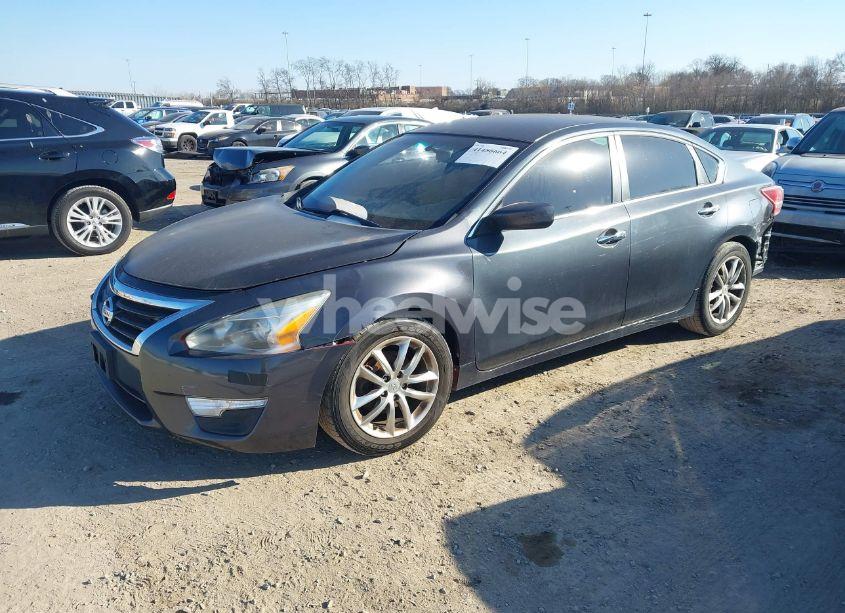 Photo 2 of 2013 Nissan Altima 2.5 SV (VIN 1N4AL3AP3DC156682)