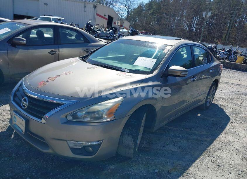 Photo 2 of 2013 Nissan Altima 2.5 SV (VIN 1N4AL3AP3DN405437)
