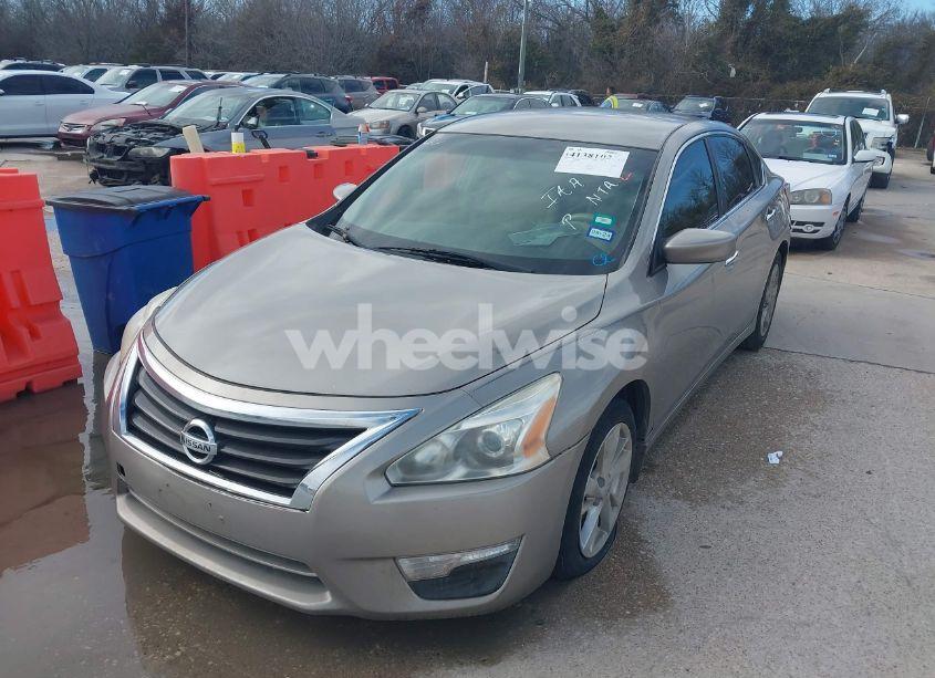Photo 2 of 2013 Nissan Altima 2.5 SV (VIN 1N4AL3AP3DN469963)