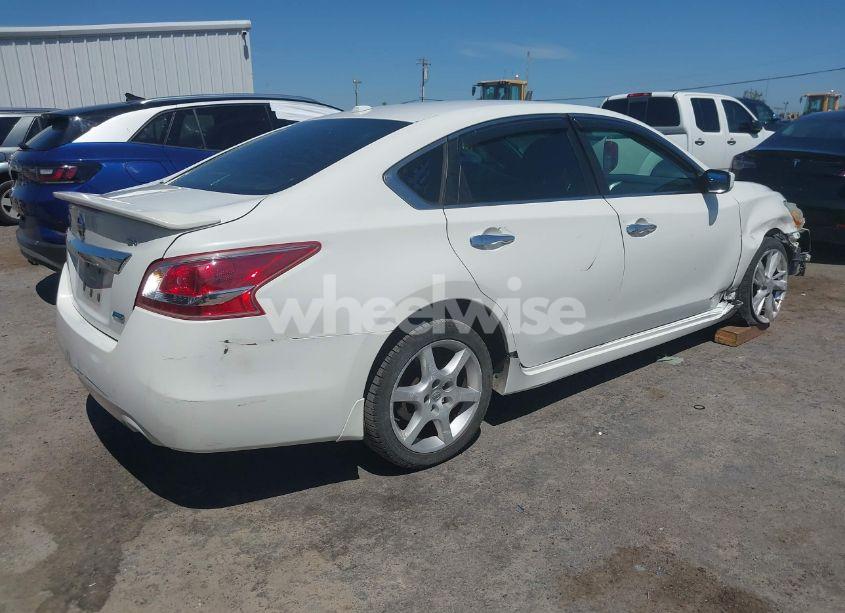 Photo 4 of 2013 Nissan Altima 2.5 SV (VIN 1N4AL3AP3DN505263)