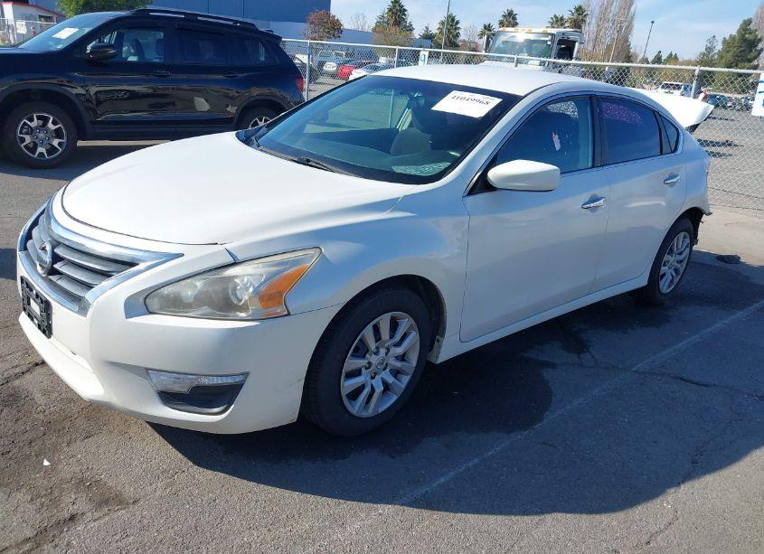 Photo 2 of 2013 Nissan Altima 2.5 S (VIN 1N4AL3AP3DN527019)
