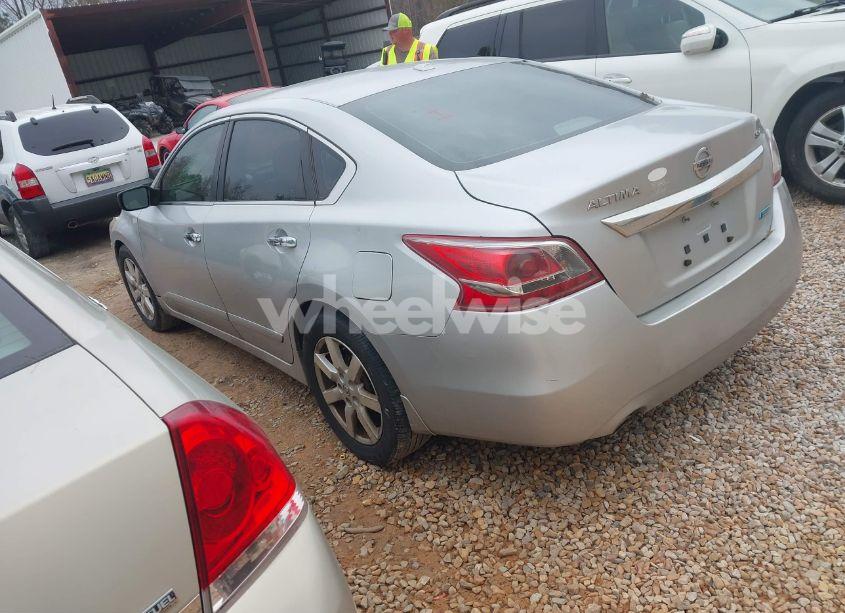 Photo 3 of 2013 Nissan Altima 2.5 SV (VIN 1N4AL3AP3DN537503)