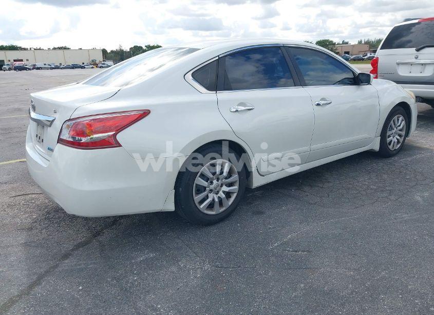 Photo 4 of 2013 Nissan Altima 2.5 S (VIN 1N4AL3AP3DN555483)