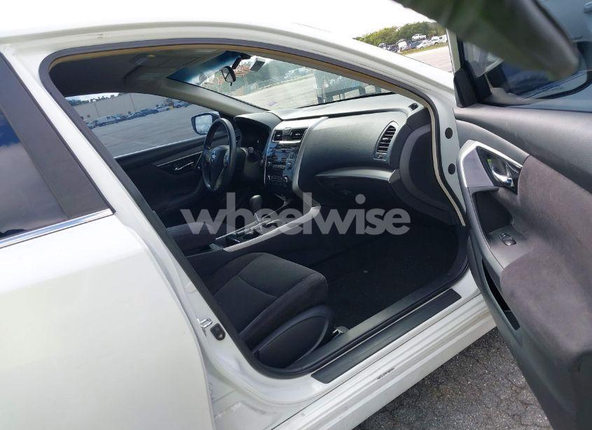 Photo 5 of 2013 Nissan Altima 2.5 S (VIN 1N4AL3AP3DN555483)