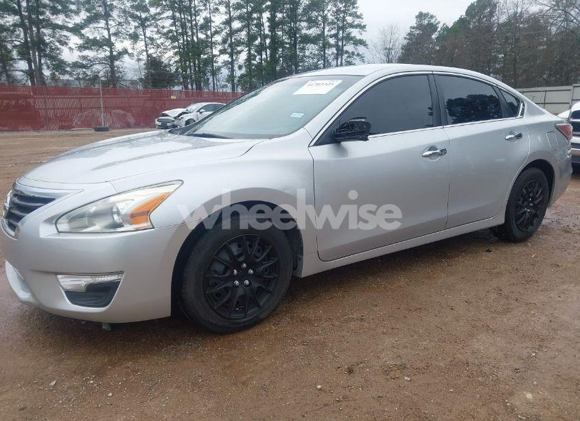 Photo 2 of 2014 Nissan Altima 2.5 S (VIN 1N4AL3AP3EC158952)
